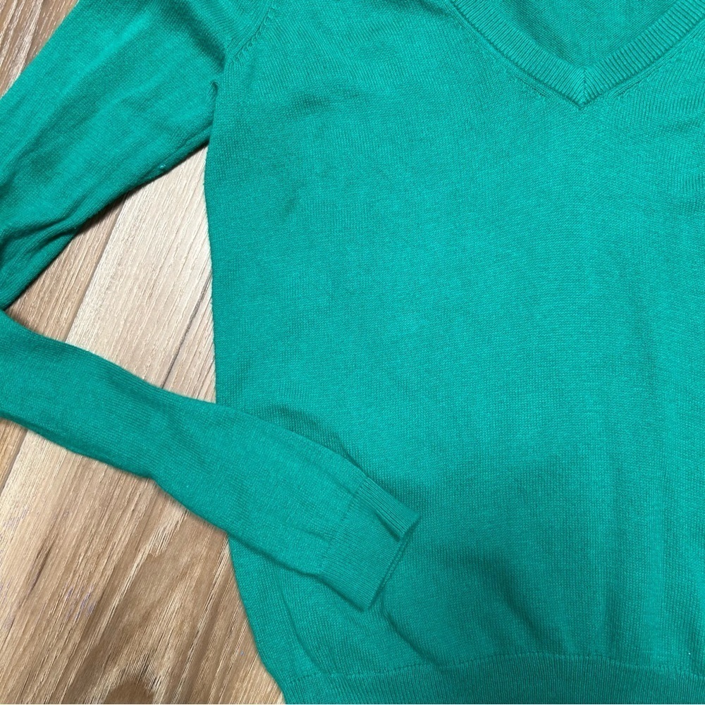 Abercrombie women’s Y2K green v neck sweater size small moose logo Bella Elena - Picture 7 of 7